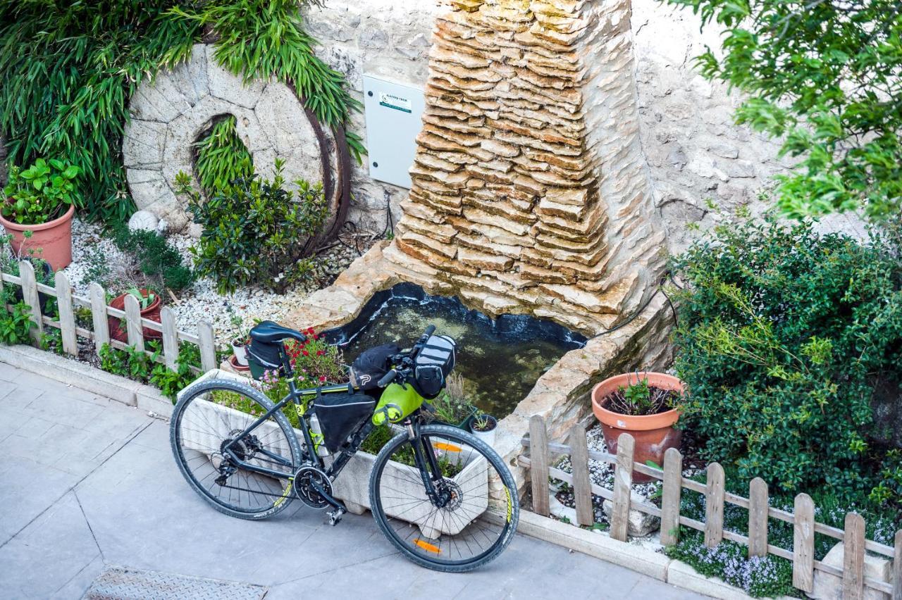 Albergue Turistico "La Fabrica" Tardajos Luaran gambar